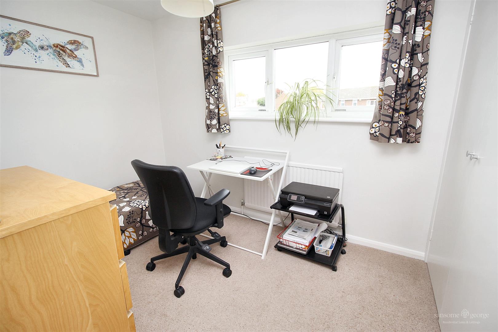 Mackay Close, Calcot, Reading